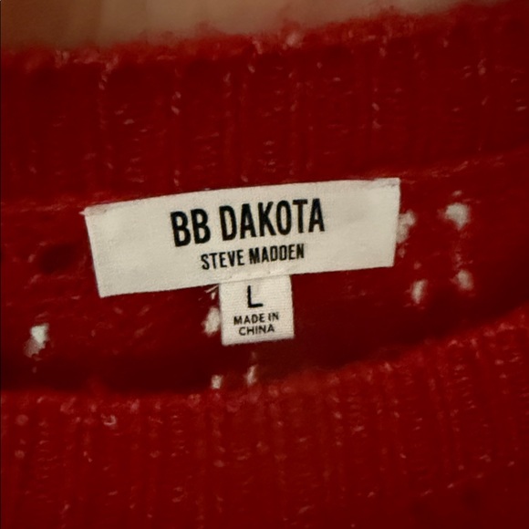 gorgeous BB Dakota Women's Vibrant Red Crew Neck Sweater - Picture 3 of 3